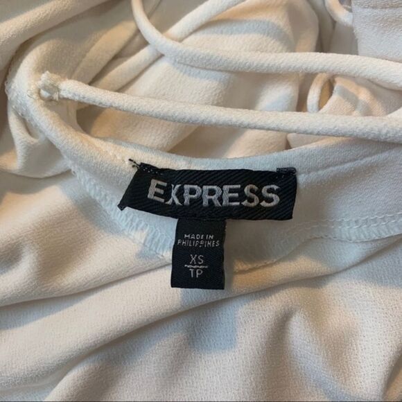 Express Blouse Criss-Cross Back Detail - Picture 7 of 7